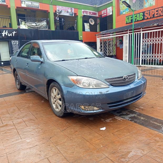 Toyota Camry 2004 Blue