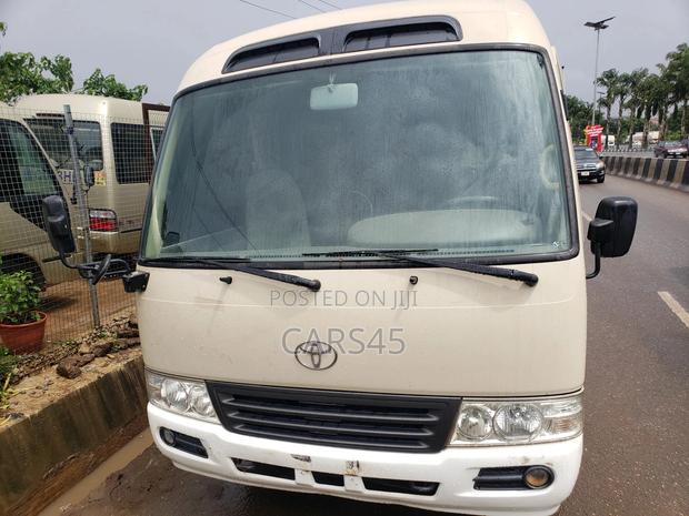 Toyota Coaster 2001 Beige
