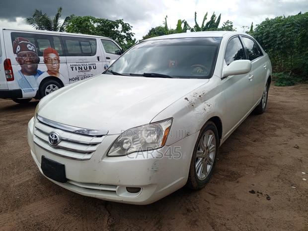 Toyota Avalon XLS 2007 White