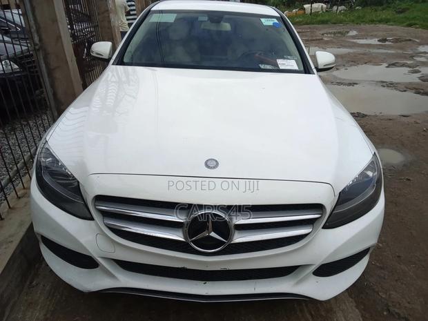 Mercedes-Benz C300 Base AWD 4Matic Sedan (2.0L 4cyl 7A) 2015 White