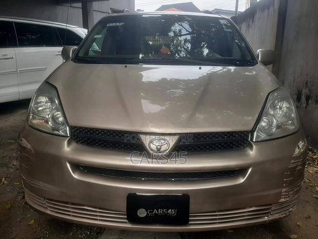 Toyota Sienna 2005 Gold