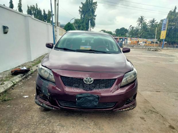 Toyota Corolla 2010 Brown