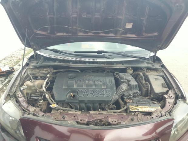 Toyota Corolla 2010 Brown