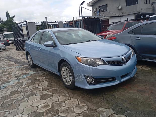 Toyota Camry 2014 Blue