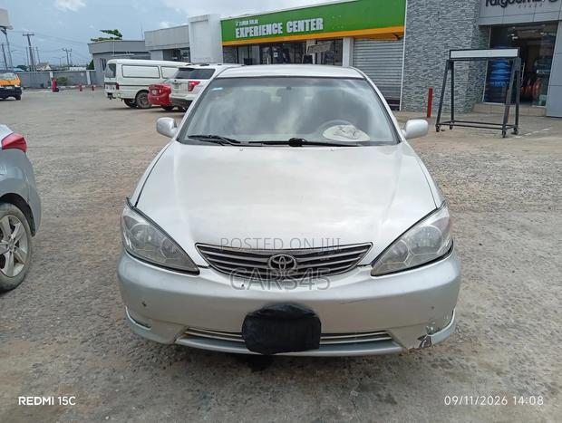 Toyota Camry 2005 Silver