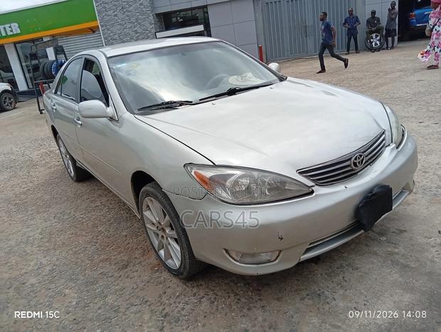 Toyota Camry 2005 Silver