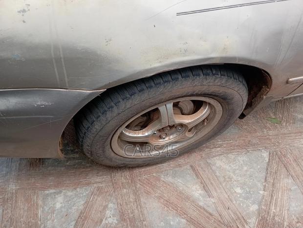 Toyota Corolla 2001 Brown