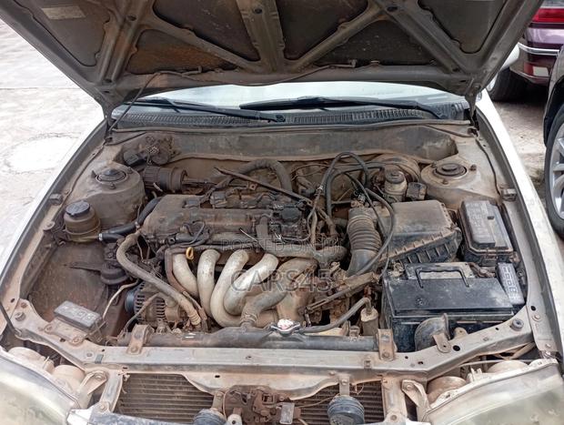 Toyota Corolla 2001 Brown