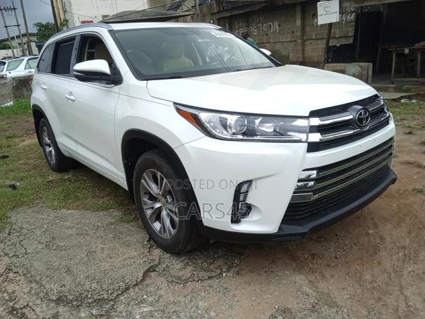 Toyota Highlander XLE 4dr SUV (3.5L 6cyl 6A) 2015 White