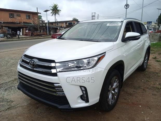 Toyota Highlander XLE 4dr SUV (3.5L 6cyl 6A) 2015 White