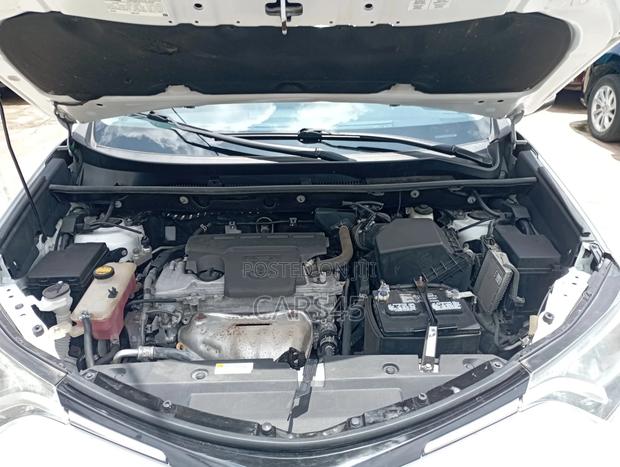 Toyota RAV4 2018 White