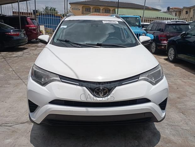 Toyota RAV4 2018 White