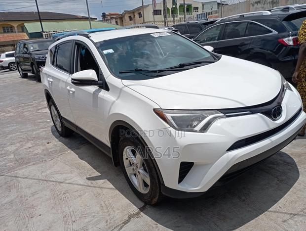 Toyota RAV4 2018 White