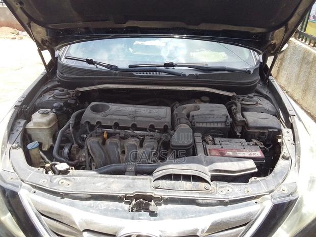 Hyundai Sonata 2010 Black