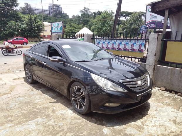 Hyundai Sonata 2010 Black