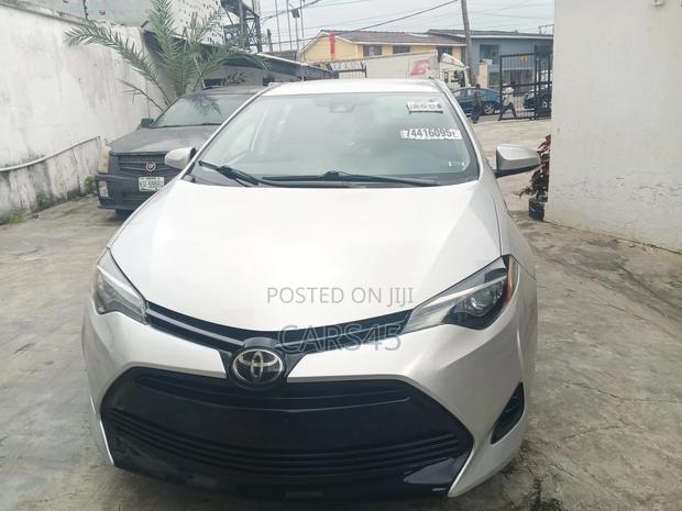 Toyota Corolla 2017 Silver