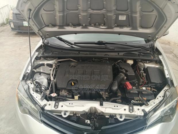 Toyota Corolla 2017 Silver