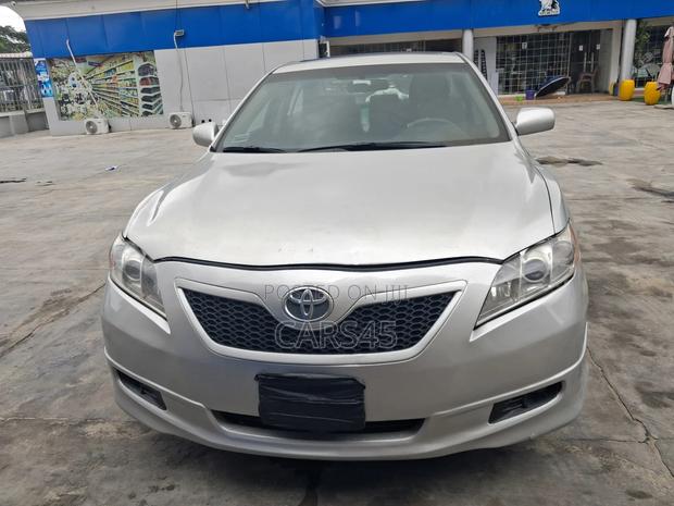 Toyota Camry 2009 Silver