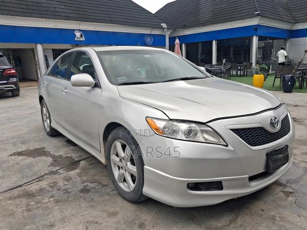 Toyota Camry 2009 Silver