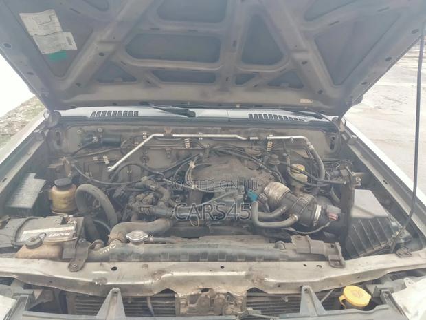 Nissan Xterra 2005 Gray