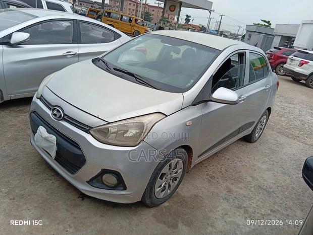 Hyundai Xcent 2015 Silver
