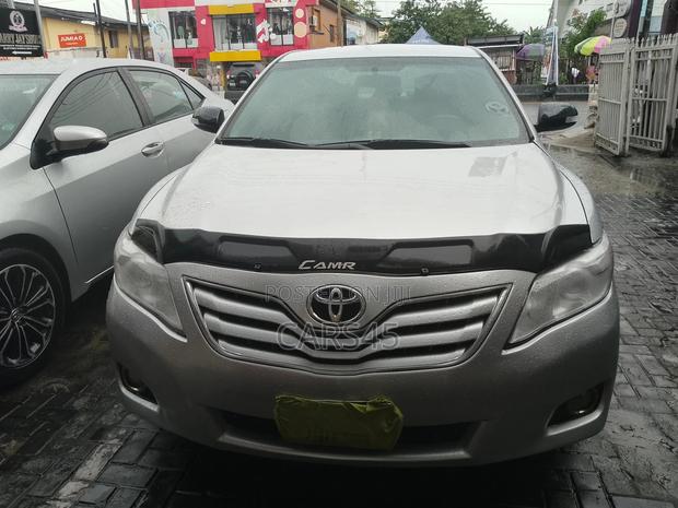 Toyota Camry 2010 Silver