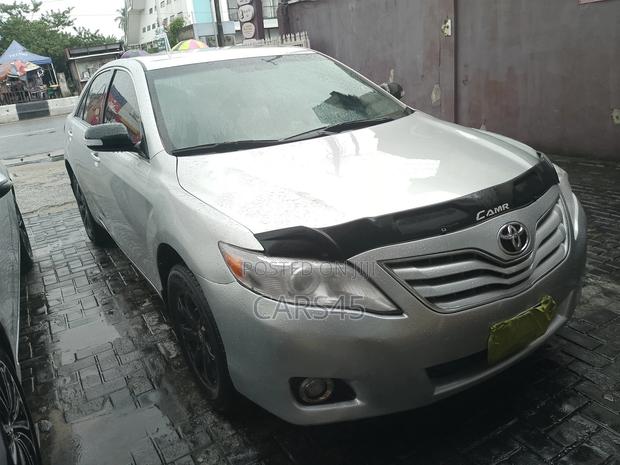 Toyota Camry 2010 Silver