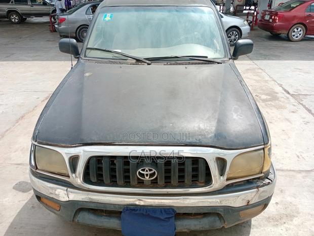 Toyota Tacoma 2004 Black