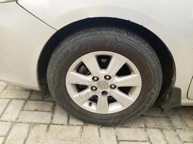 Toyota Corolla 2010 Silver