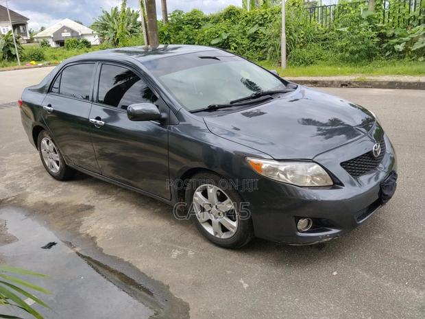 Toyota Corolla 2010 Gray