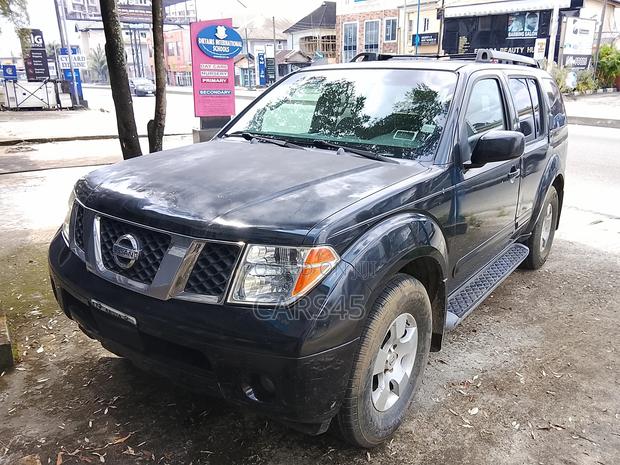 Nissan Pathfinder LE 4x4 2005 Black
