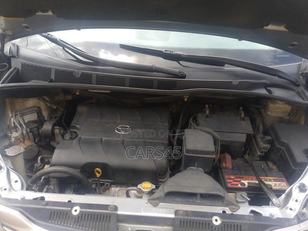 Toyota Sienna 2010 Gray