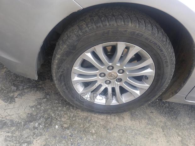 Toyota Sienna 2010 Gray