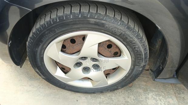 Pontiac Vibe 1.8L 2010 Gray