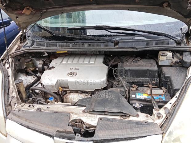 Toyota Sienna 2009 Silver