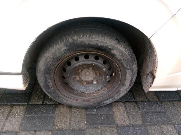 Toyota HiAce 2015 White