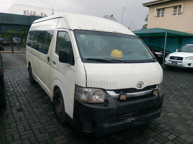 Toyota HiAce 2015 White