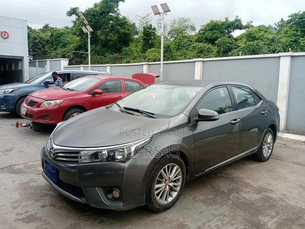 Toyota Corolla 2015 Gray