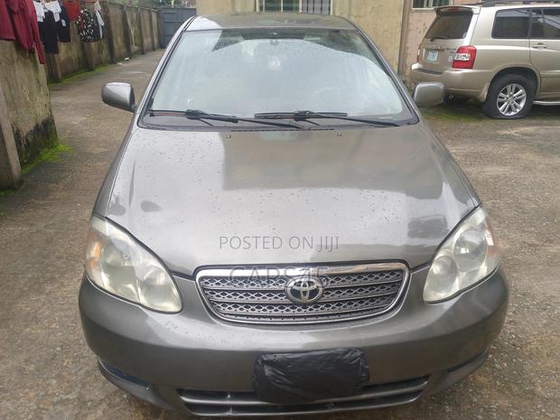 Toyota Corolla 2005 Gray