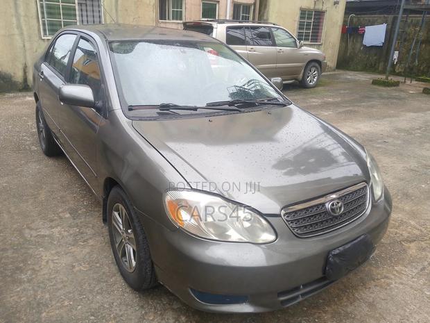 Toyota Corolla 2005 Gray