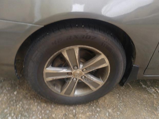 Toyota Corolla 2005 Gray