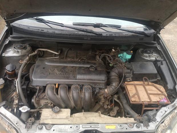 Toyota Corolla 2005 Gray