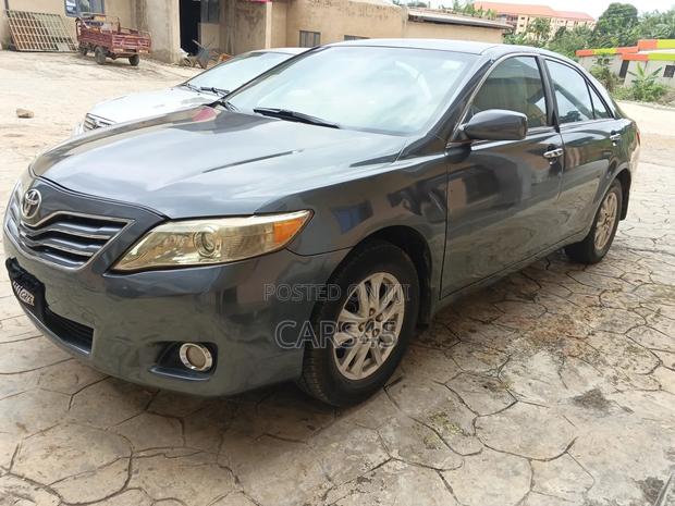 Toyota Camry 2011 Gray