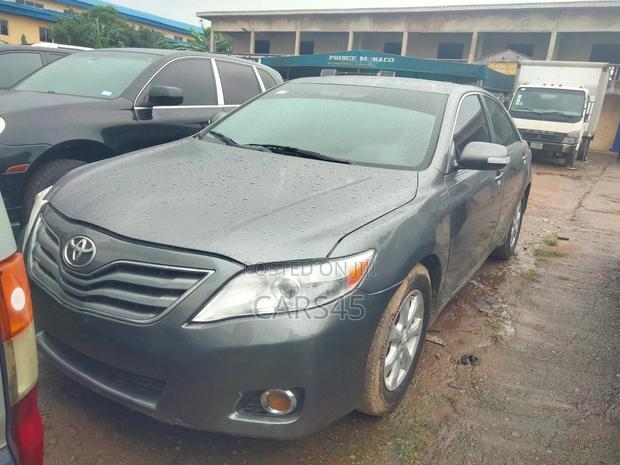 Toyota Camry 2011 Gray
