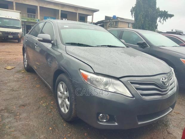 Toyota Camry 2011 Gray
