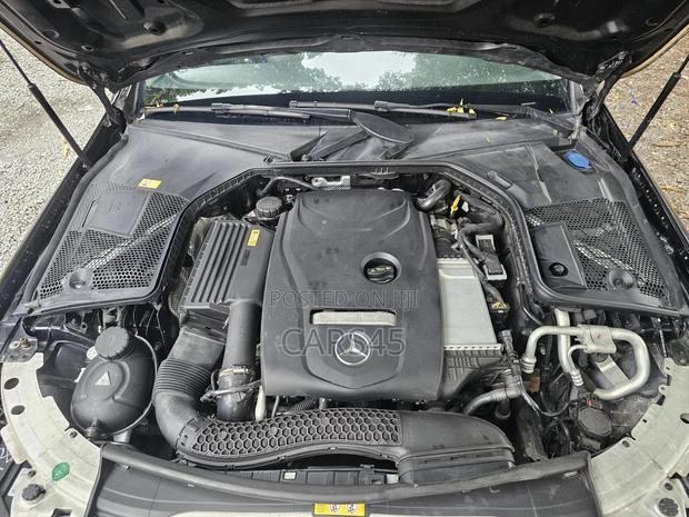 Mercedes-Benz C300 2016 Black