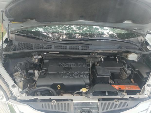Toyota Sienna XLE AWD 7-Passenger 2013 Silver
