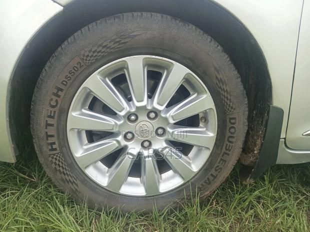 Toyota Sienna XLE AWD 7-Passenger 2013 Silver