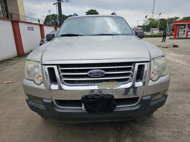 Ford Explorer 2008 Silver