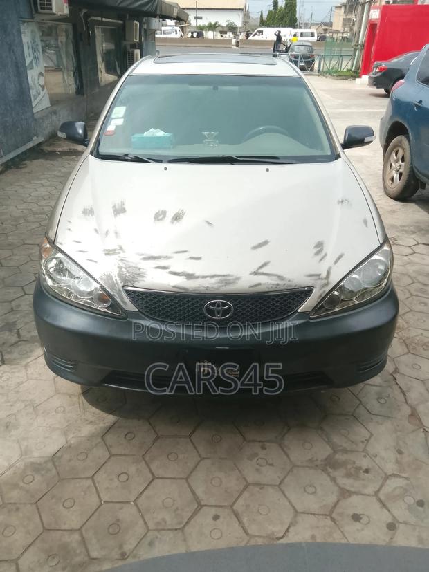 Toyota Camry 2005 Gold